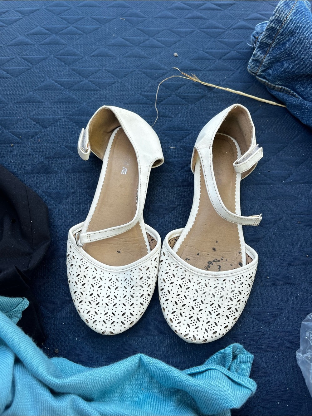 American Eagle Outfitters White Laser-Cut Ankle-Strap Girls' Sandals
